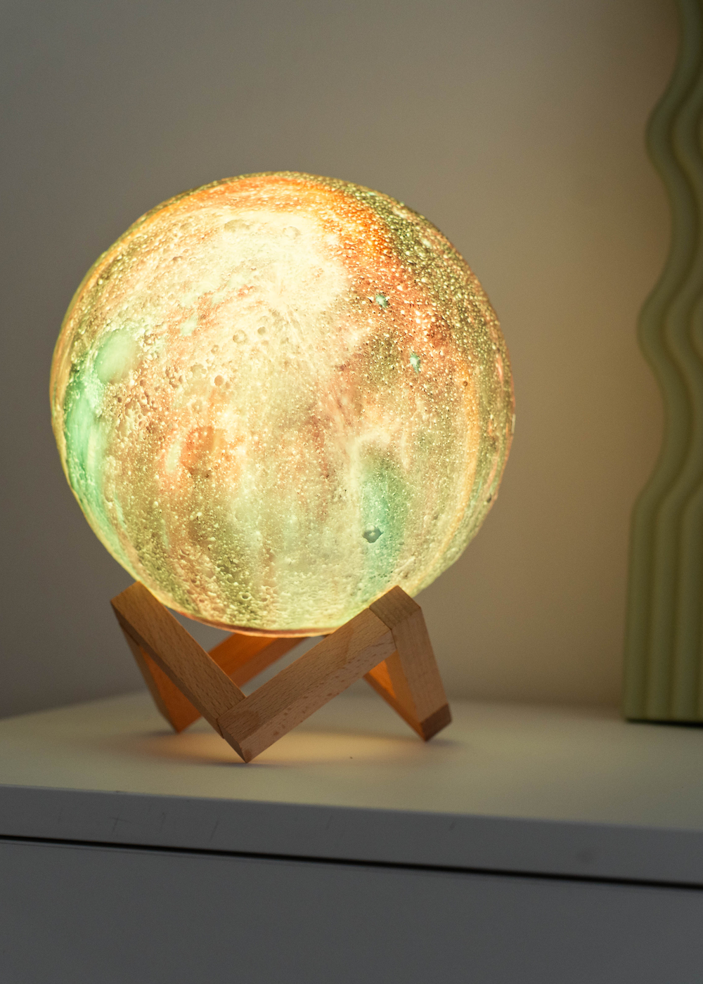 ValueLights Neptune Remote Control Colour Changing LED Planet Lamp (22cm x 18cm x 18cm) - One Size Image 4