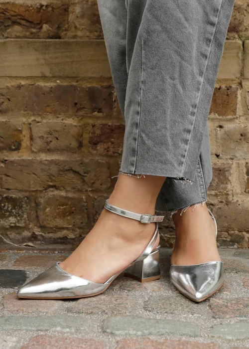 Linzi Suzy Wide Fit Silver Faux Leather Court Heel - 3 Image 1