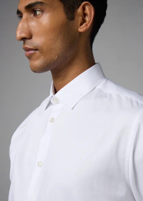 Taylor & Wright White Herringbone Regular Fit Shirt - S Image 4