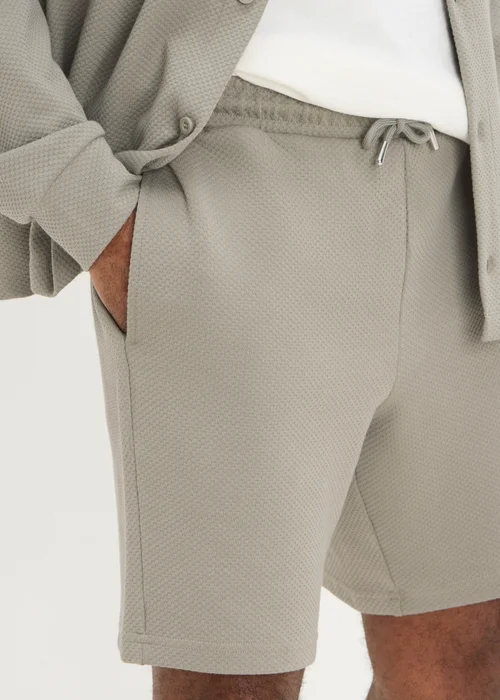 Sage Textured Smart Co Ord Shorts - S Image 3