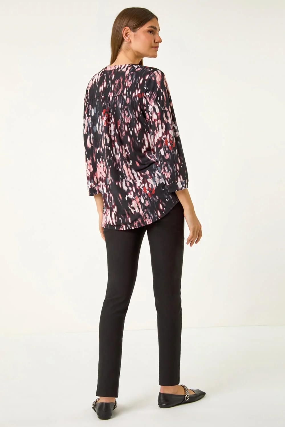 Roman Mocha Textured Abstract Print V-Neck Stretch Top - 10 Image 4