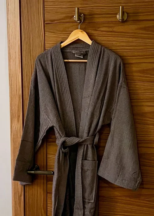 Virgin Experience Days 30 Minute Deep Tissue Massage with Spa & Massage - 9 Locations - No Size Image 3