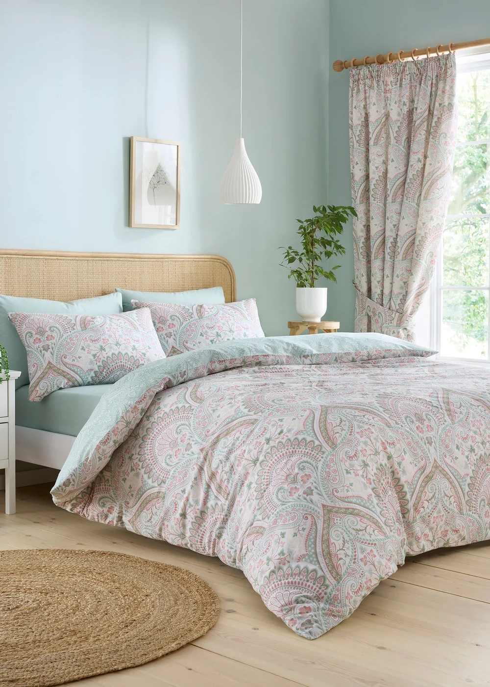 Dreams & Drapes Design Palais Reversible Green Duvet Cover Set - Single Image 1