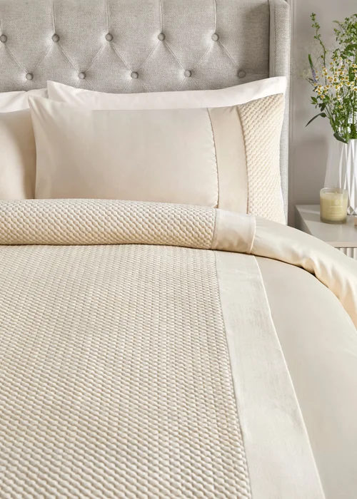 Soiree Iras Velvet Natural Duvet Cover Set - Double Image 2