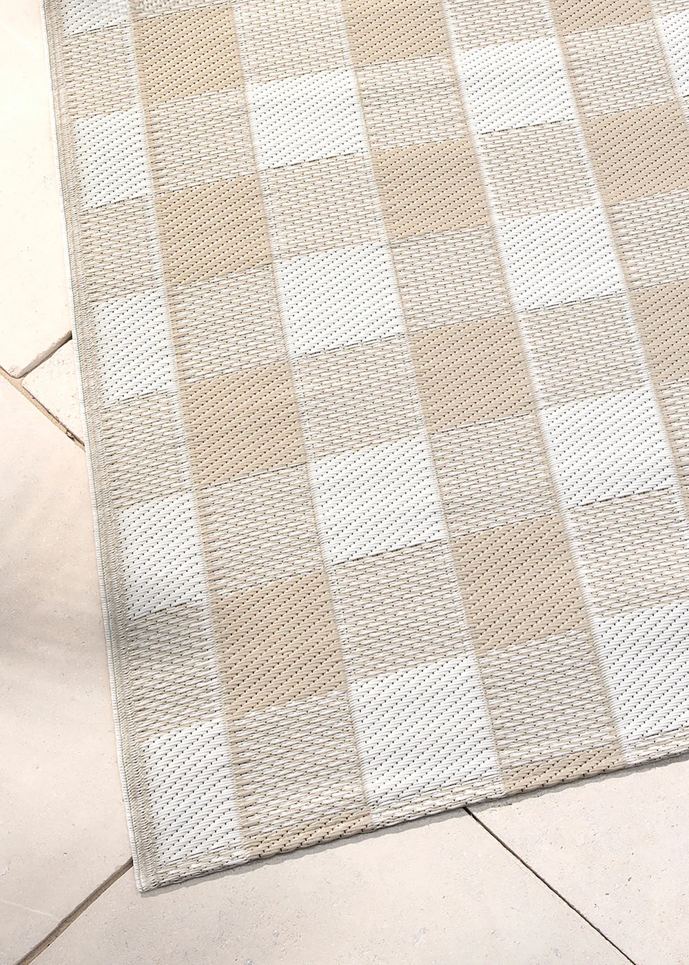 Dreams & Drapes Design Gingham Natural Outdoor Rug - 120 x 170 Image 2