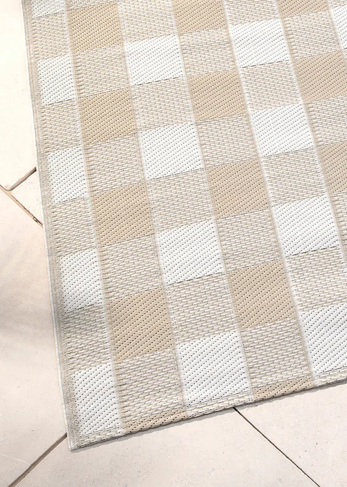 Dreams & Drapes Design Gingham Natural Outdoor Rug - 120 x 170 Image 2