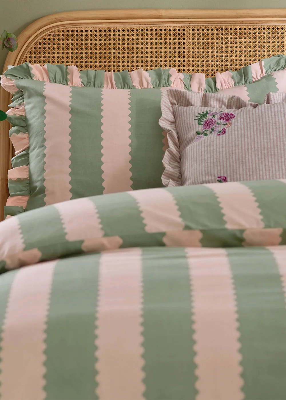 Wylder Birdie Stripe Ruffle Duvet Cover Set Pink/Green - King Image 2