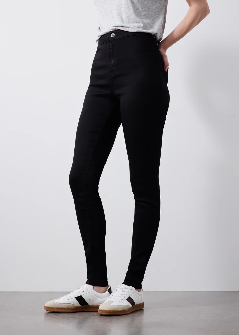 Black Jessie High Rise Skinny Jeans - 8/L29 Image 3