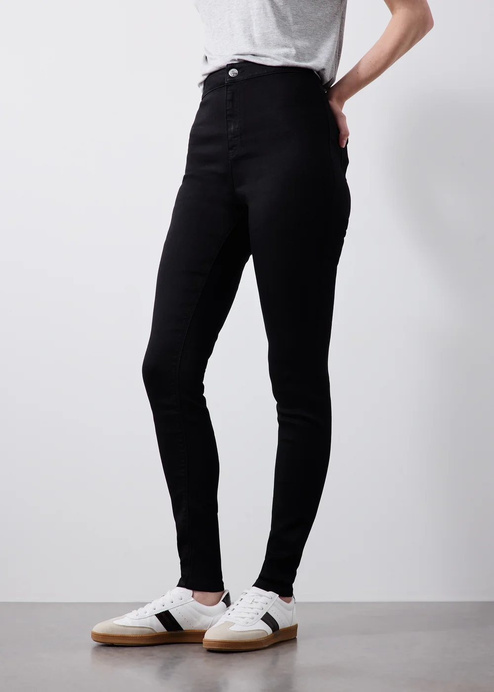 Black Jessie High Rise Skinny Jeans - 8/L29 Image 3