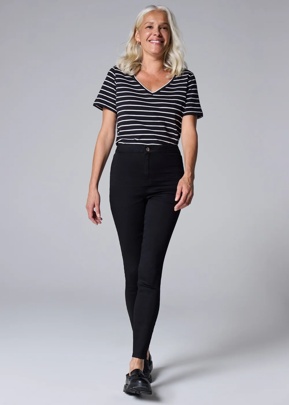 Black Jessie High Rise Skinny Jeans - 8/L29 Image 2