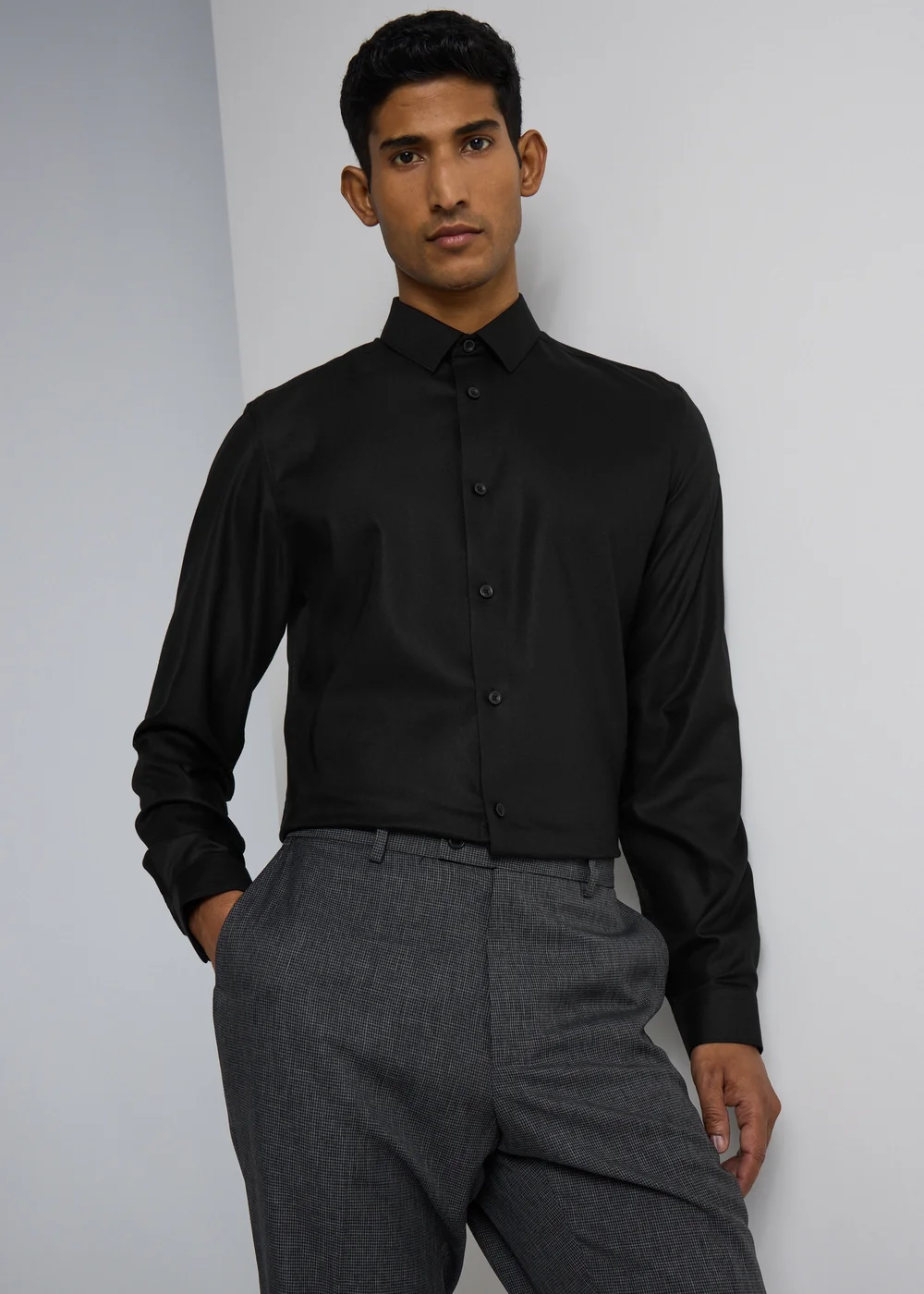 Taylor & Wright Black Twill Slim Fit Shirt - M Image 1