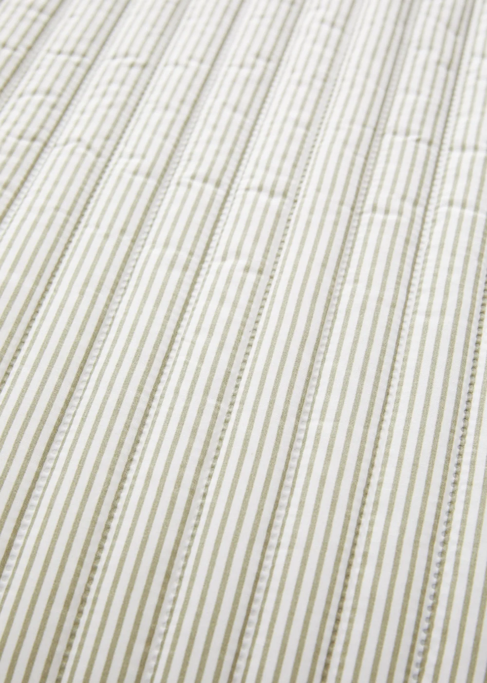 Catherine Lansfield Stripe Quilted Reversible 220x230cm Bedspread - One Size Image 3