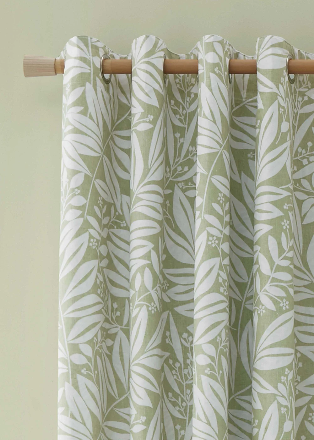 Catherine Lansfield Sorrel Leaf Fully Reversible Eyelet Curtains Green - 66W X 90D (168x228cm) Image 3