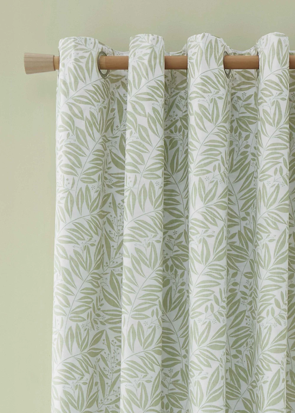Catherine Lansfield Sorrel Leaf Fully Reversible Eyelet Curtains Green - 66W X 90D (168x228cm) Image 4