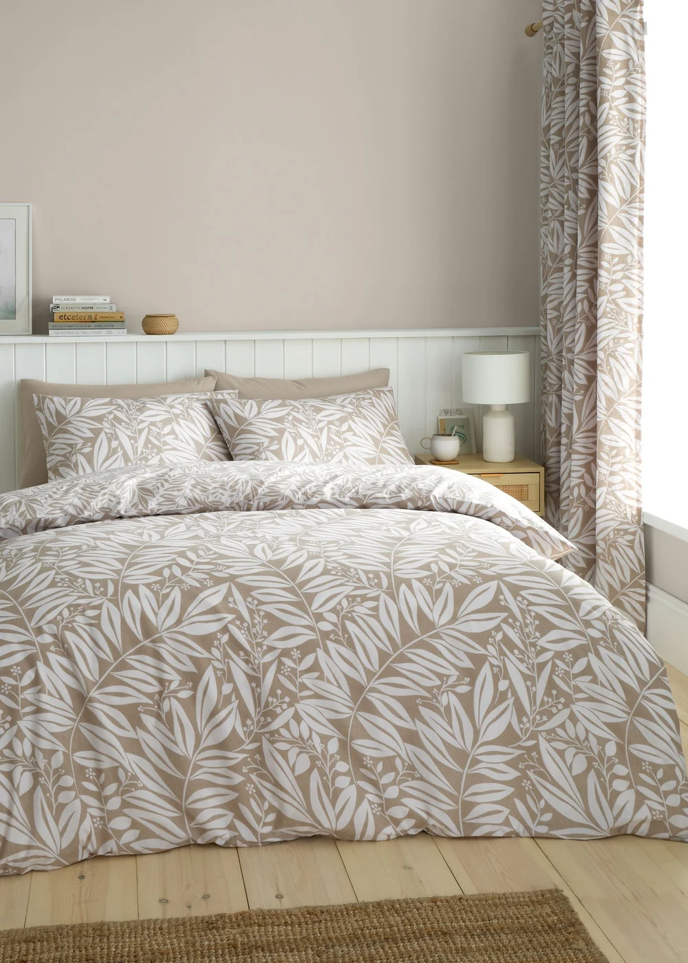 Catherine Lansfield Sorrel Leaf Reversible Duvet Cover Set Natural - Single Image 1