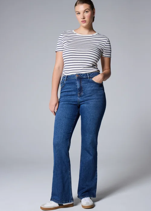 Darkwash Bootcut Jeans - 8/L29 Image 1
