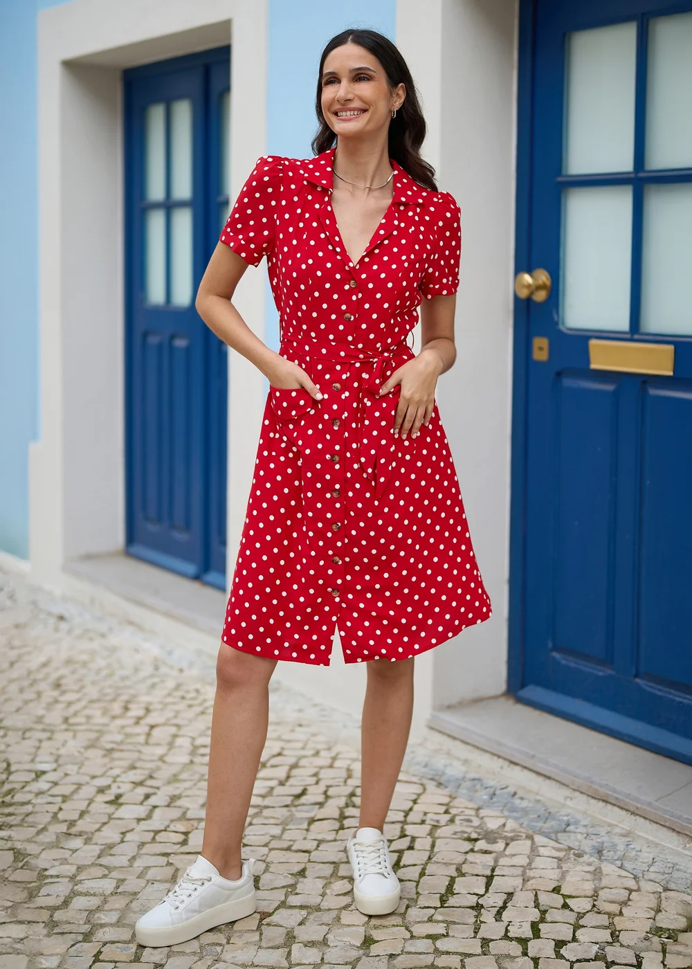 red and white polka dot dress I Kate Middleton's frock. The Princess adorned an adorable for her latest outing honoring Cancer Research U.K. at St. James's Palace. Get more details on the #LookOfTheDay Catching Way ABSTRACT POLKA DOTS 80's 80s