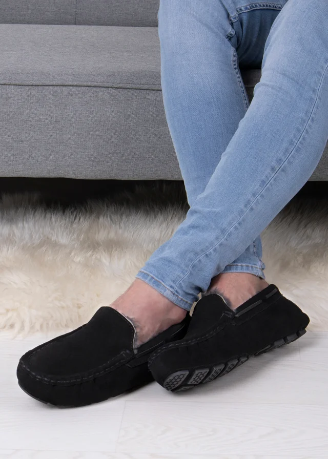 Totes Isotoner Black Real Suede With Closed Stitch Moccasin Slipper