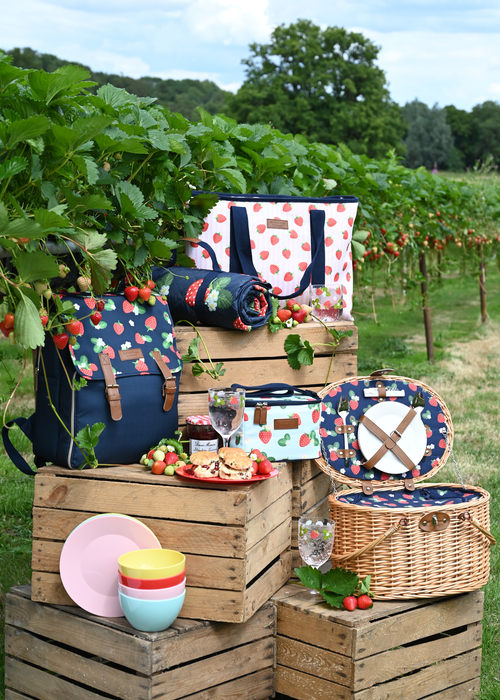 Summerhouse by Navigate Strawberries & Cream Personal Cool Bag 4L - One Size Image 3