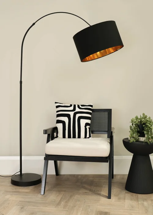 ValueLights Louis Matte Black Floor Lamp with Large Drum Shade - One Size Image 1