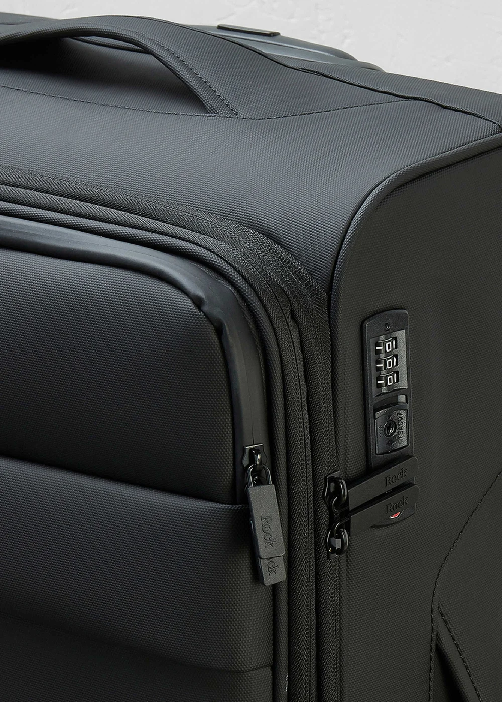 Rock Harper Suitcase Black - Cabin Image 6