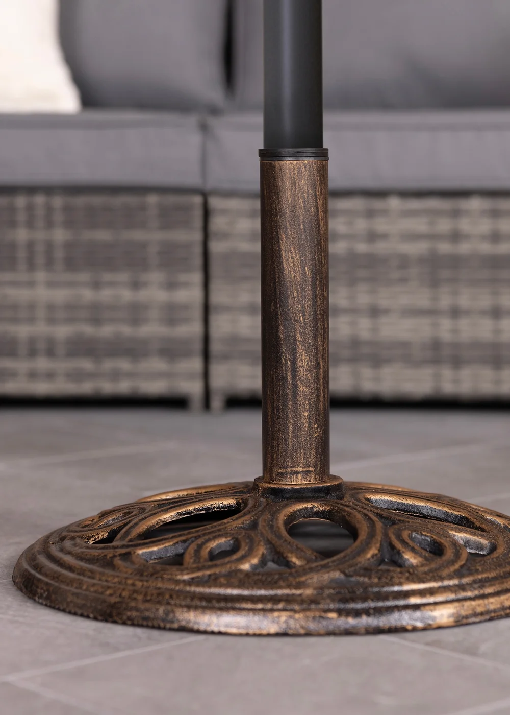 Charles Bentley Cast Iron Round Patio Umbrella Parasol Base Stand Bronze - One Size Image 1