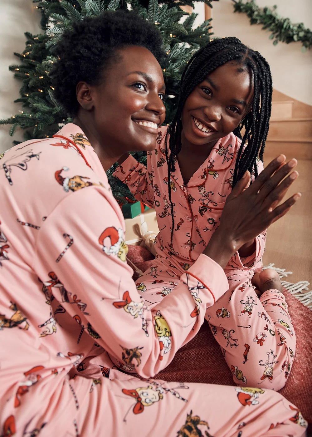 Grinch Girls Pink Cindy Lou Family Pyjama Set (4-13yrs) - Age 4 Years Image 2