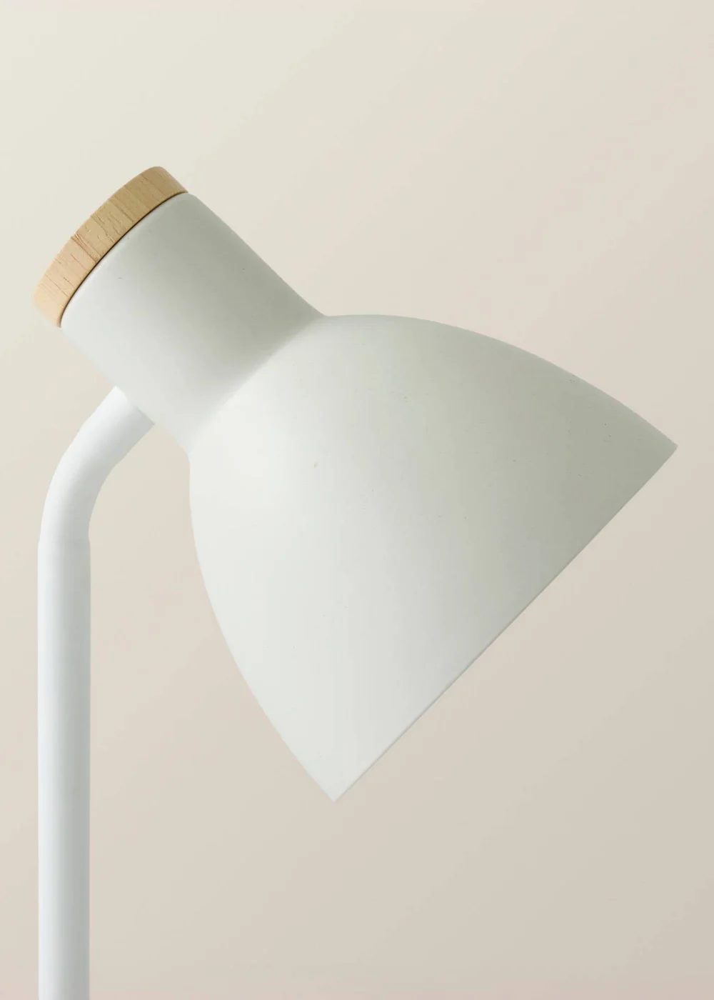 ValueLights Woody White Table Lamp with Tapered Shade (36cm x 19cm x 14cm) - One Size Image 4