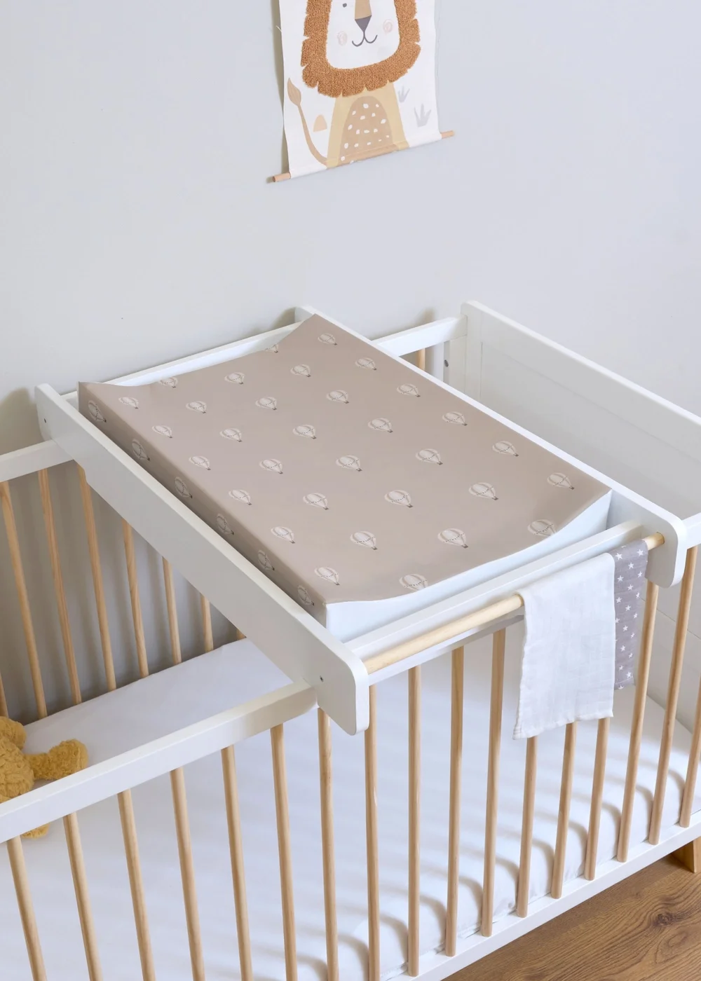 Clair de Lune Hot Air Balloon Anti-Roll Wedge Baby Changing Mat Mocha - One Size Image 1