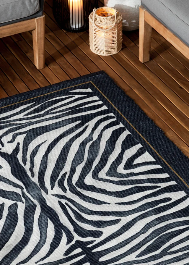 Paoletti Leopardis Zebra Printed Indoor/Outdoor Rug