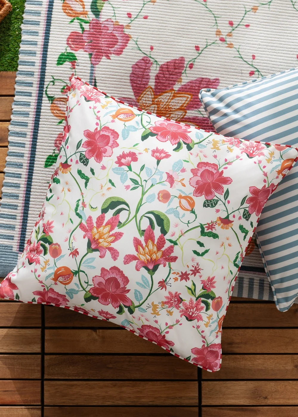 Wylder Nature Red Claudia Floral Outdoor Outdoor Cushion - One Size Image 1