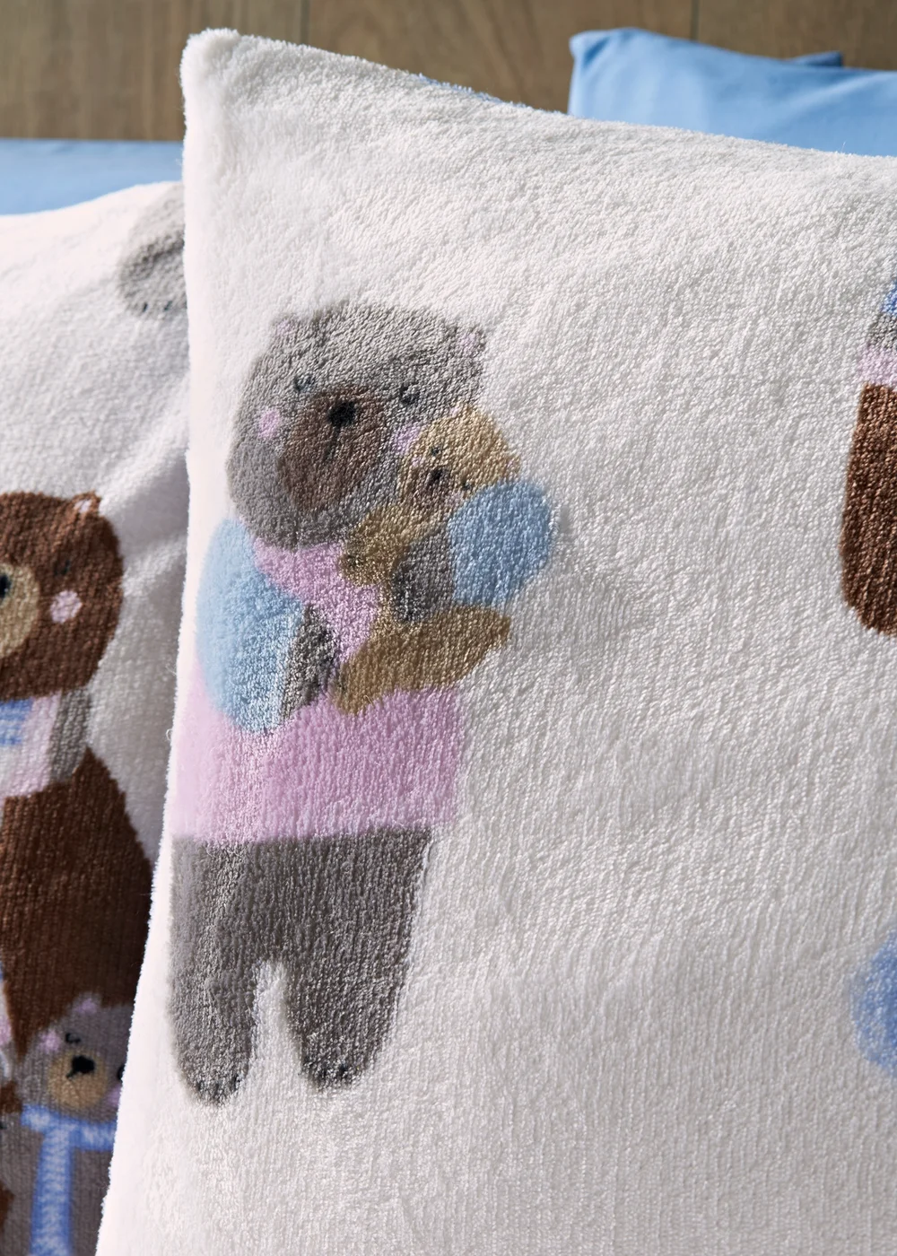 Multicolour Cosy Bear Print Fleece Duvet Set - Single Image 2