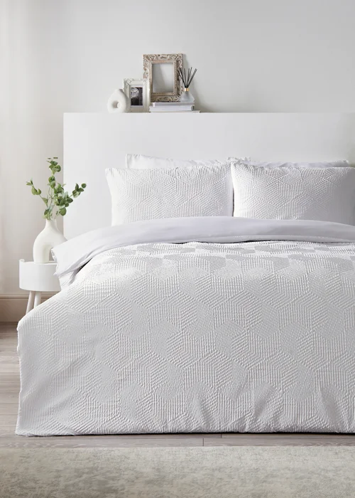 White Geometric Textured Duvet Set - Double Image 1