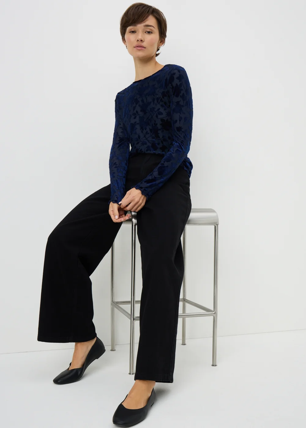 Blue Floral Fitted Top - 8 Image 1