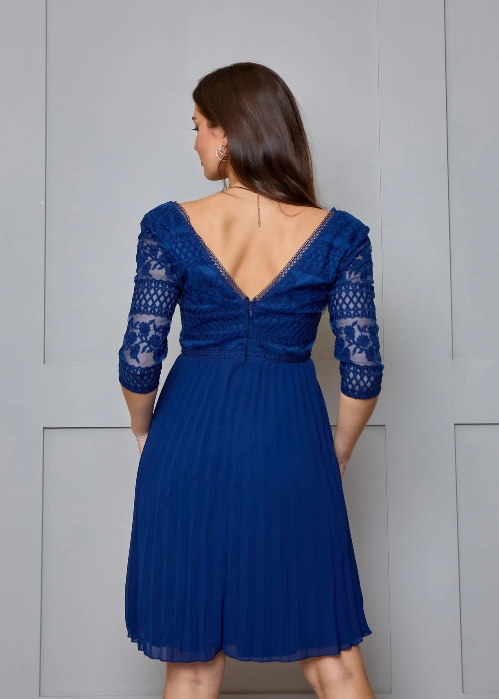 Chi Chi London Navy Long Sleeve V Neck Midi Dress - 12 | Matalan Chi Chi London Navy Long Sleeve V Neck Midi Dress - 12 | Matalan