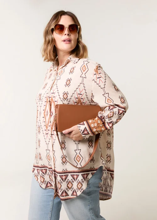 Blue Vanilla Stone Curve Geometric Print Shirt - One Size Image 3