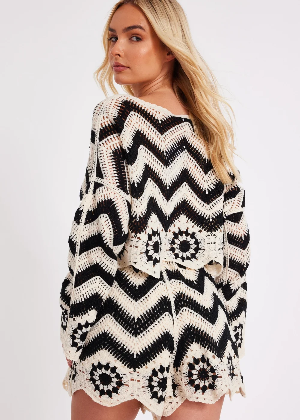 Quiz Black Crochet Scalloped Top - S/M Image 2
