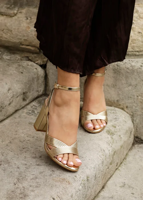 Linzi City Gold Faux Leather Heeled Sandals - Size 3 Image 6