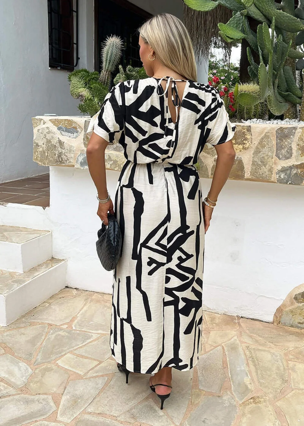 AX Paris Multi Abstract Print V Neck Batwing Midi Dress - 8 Image 5