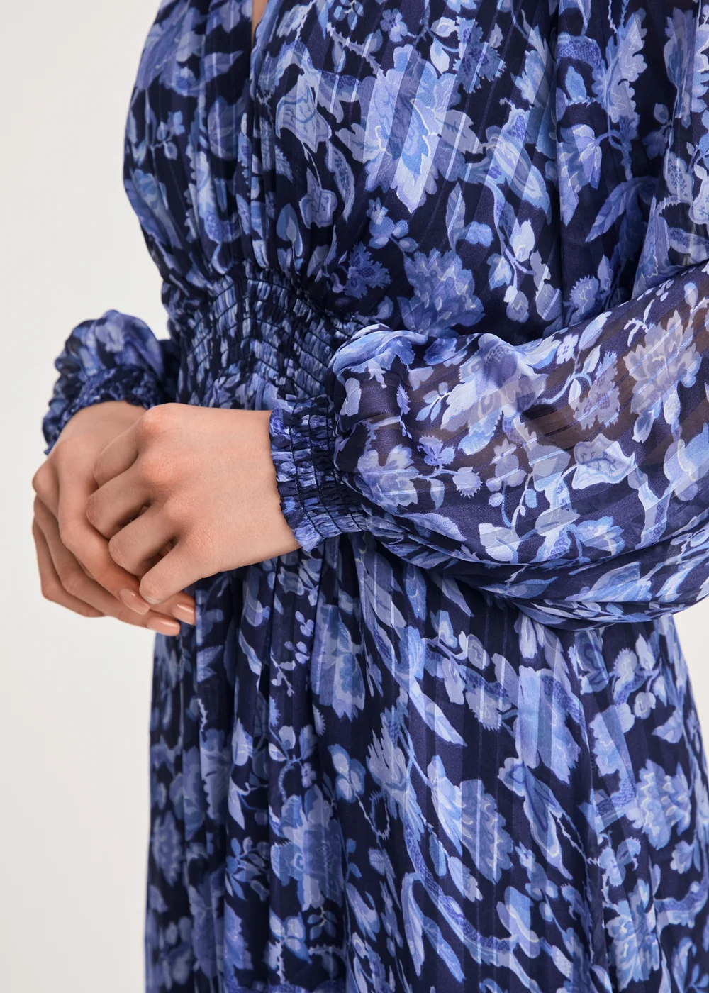 French Connection Blue Long Sleeve Shirred Floral Midi Dress - 10 | Matalan French Connection Blue Long Sleeve Shirred Floral Midi Dress - 10 | Matalan
