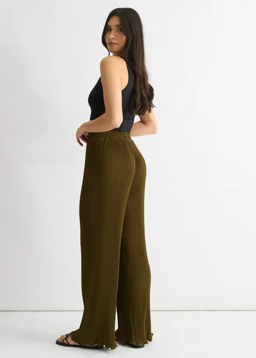 Gini London Olive Plisse Loungewear Wide Leg Trouser - M/L Image 2