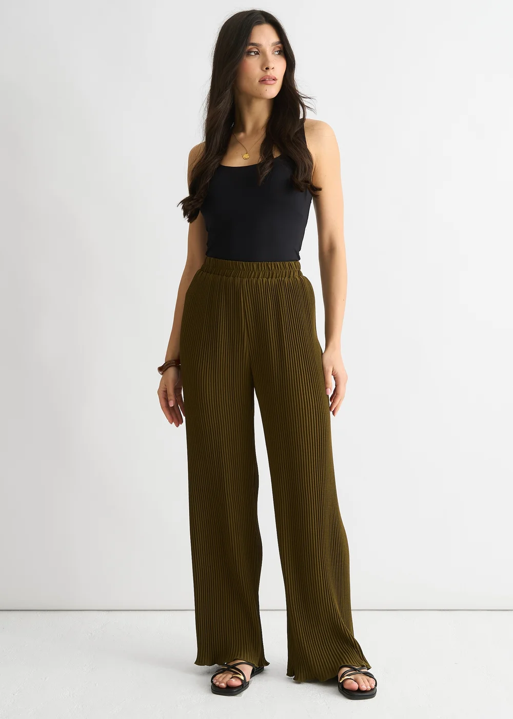 Gini London Olive Plisse Loungewear Wide Leg Trouser - M/L Image 1