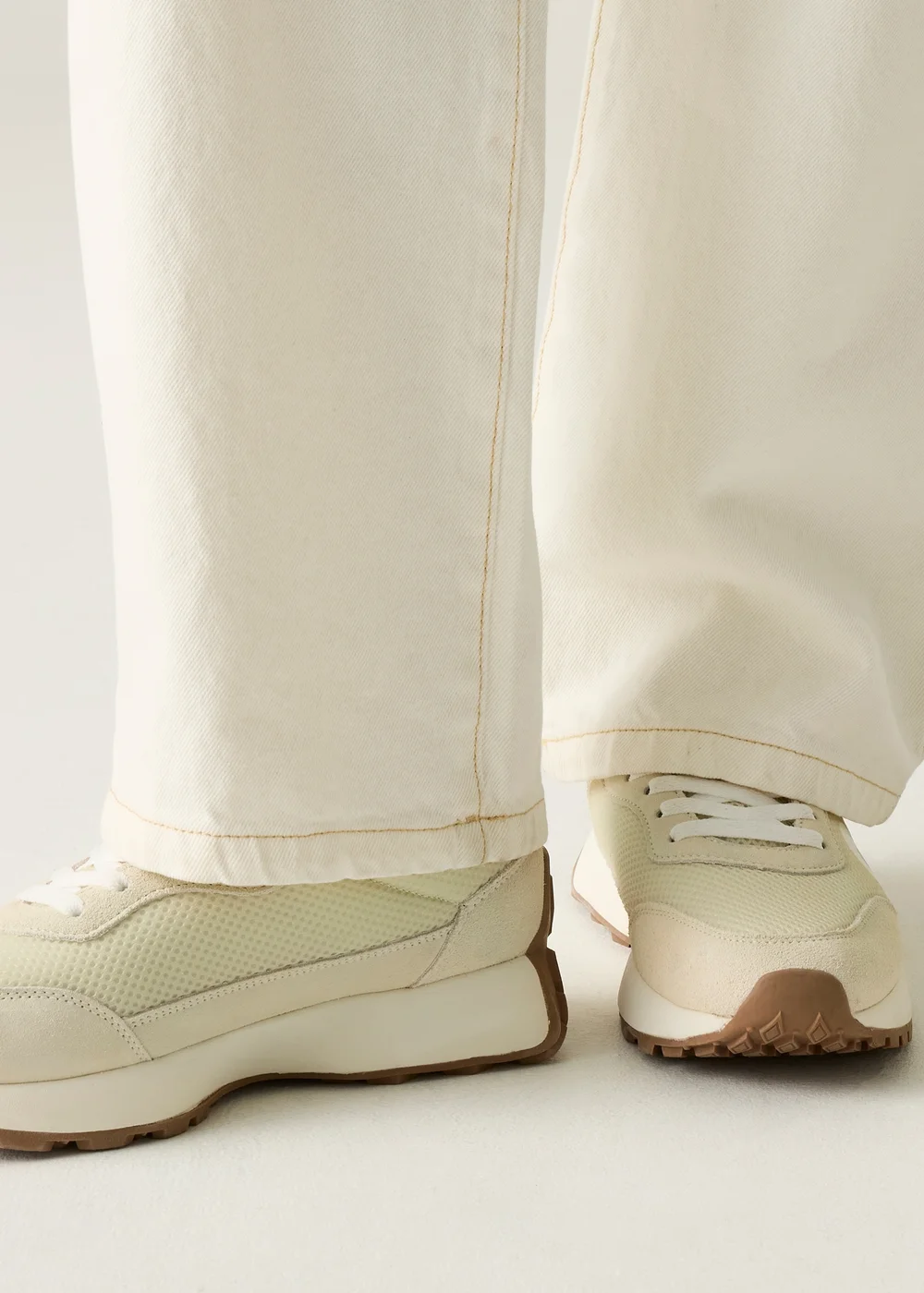 Regatta Warm Cream Marine Heritage Breathable Trainers - 6.5 Image 3
