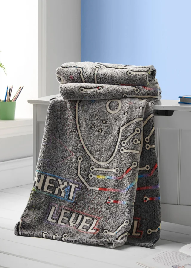 Catherine Lansfield Game Over Glow in the Dark Cosy Fleece Blanket Throw (130x170cm)