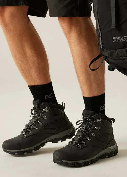 Regatta Black Holcombe Classic Waterproof Breathable Isotex Walking Boots - 6.5 Image 1