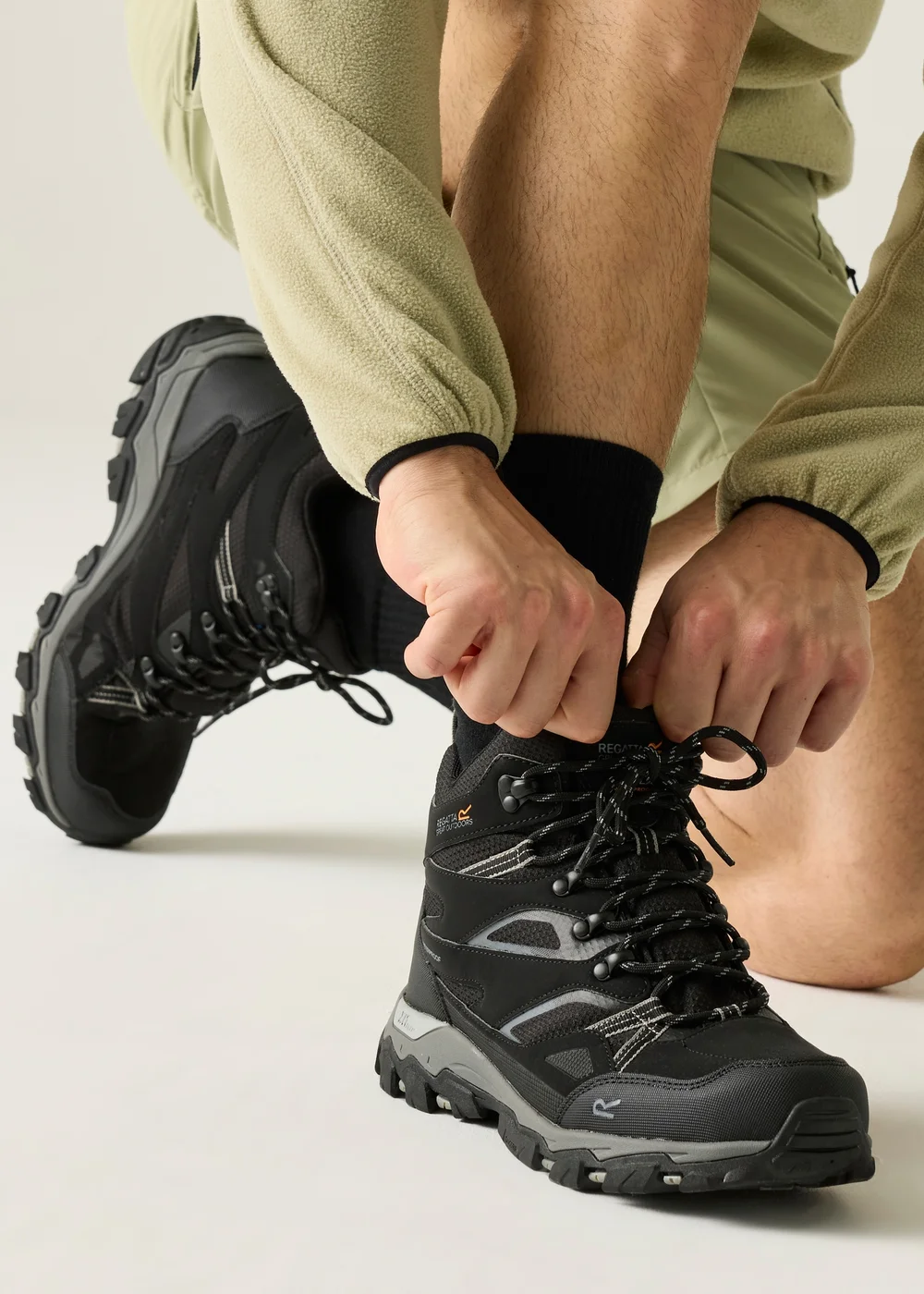Regatta Black Granit Holcombe III Waterproof Breathable Isotex Walking Boots - 6 Image 4