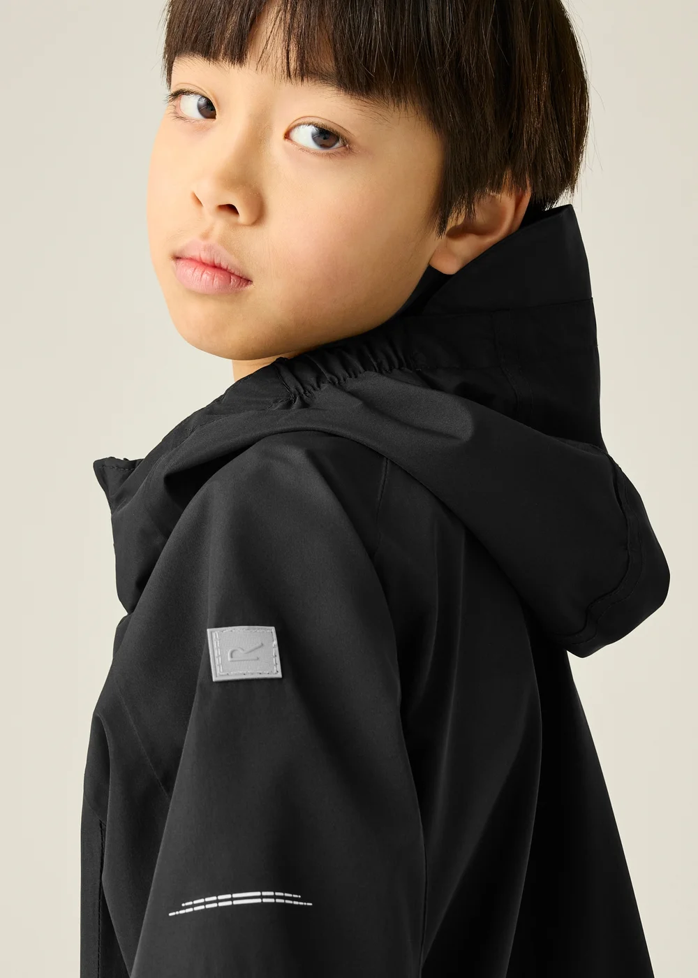 Regatta Black Calderdale III Waterproof Reflective Jacket (3-13 Years) - 7-8 Yrs Image 4