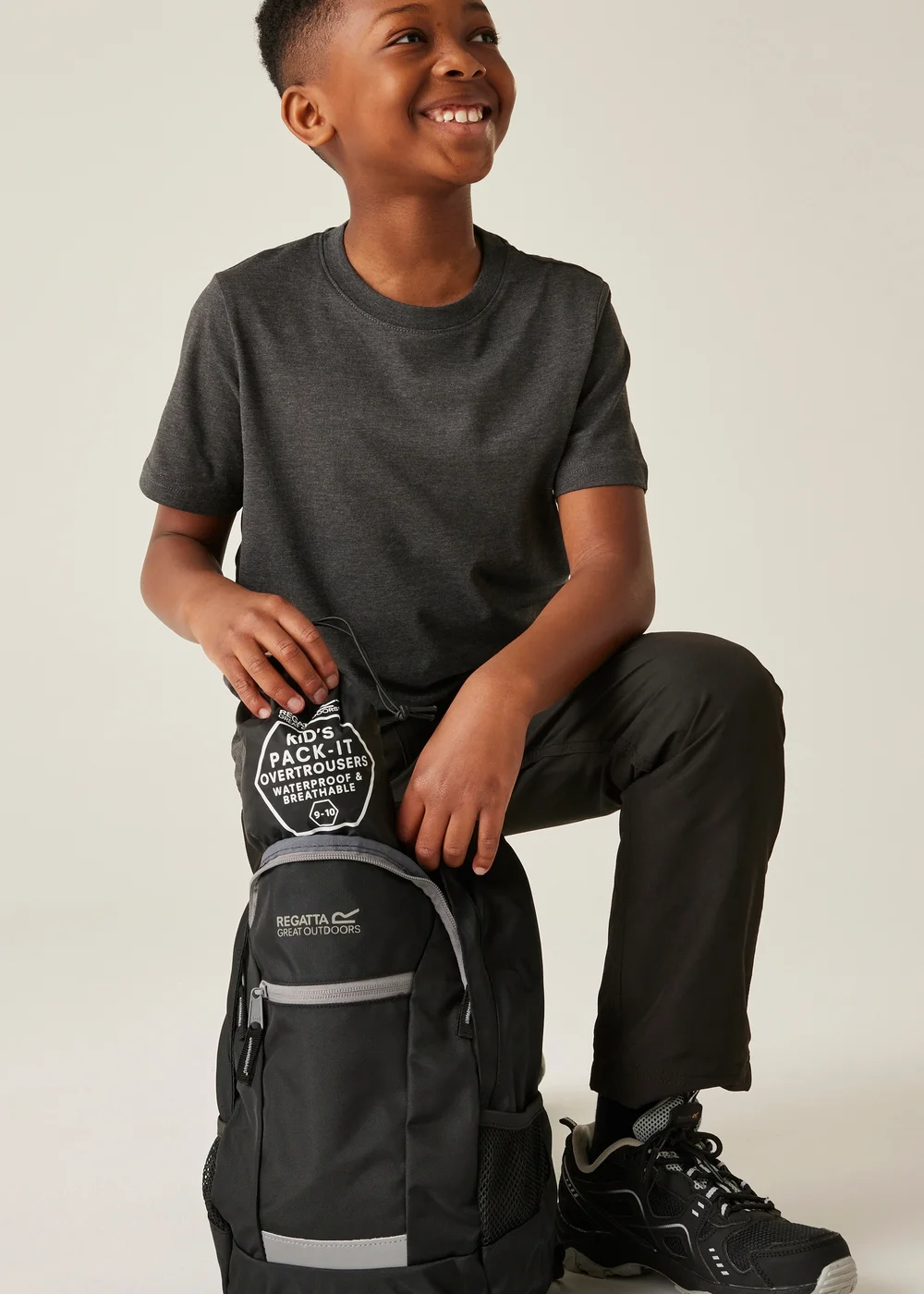 Regatta Kids Pack It Black Waterproof Breathable Isolite Overtrousers (2-14 yrs) - 13 Yrs Image 6