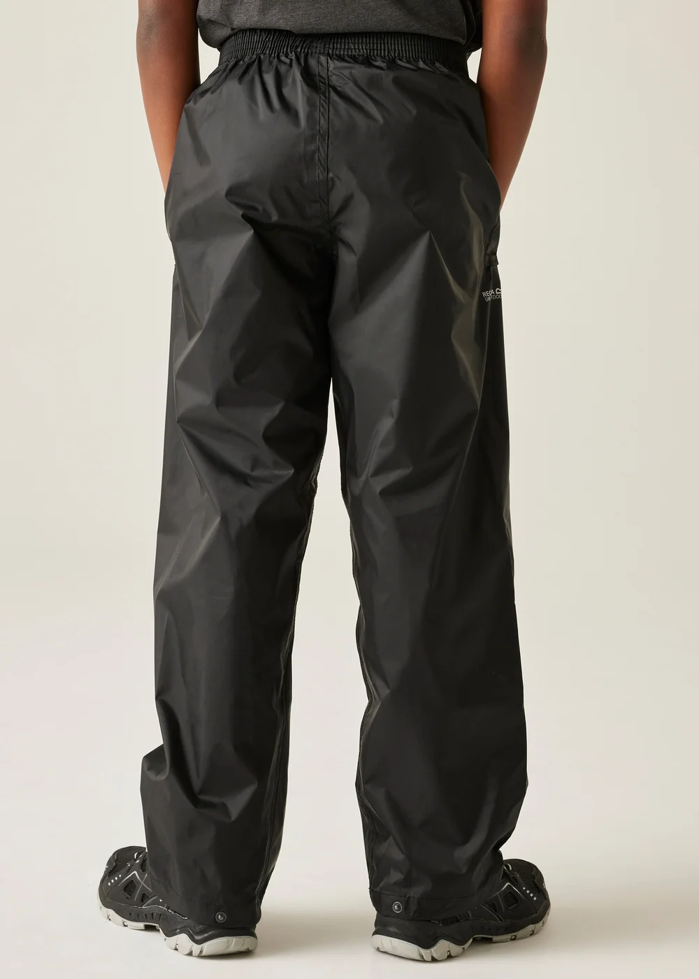 Regatta Kids Pack It Black Waterproof Breathable Isolite Overtrousers (2-14 yrs) - 13 Yrs Image 2