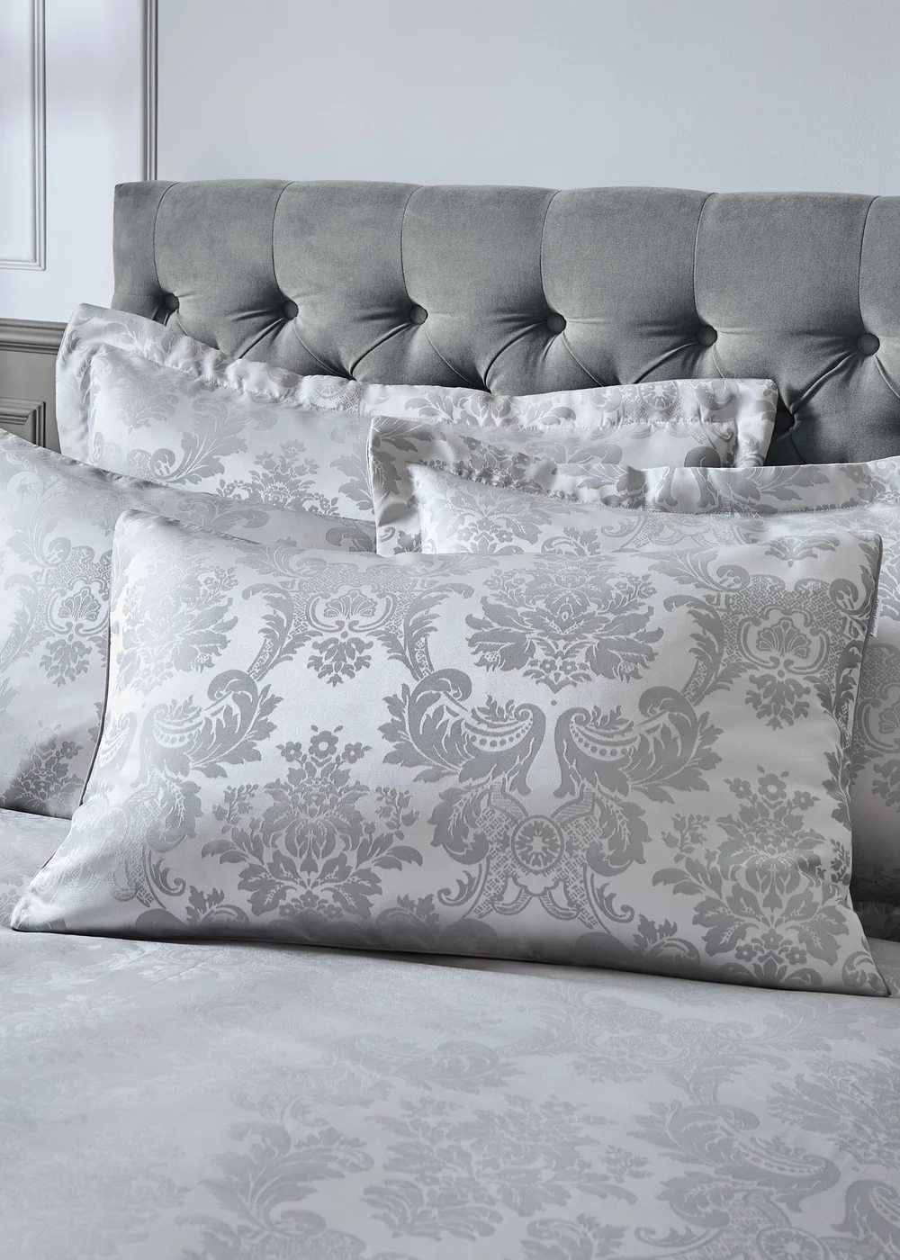 Catherine Lansfield Damask Jacquard Duvet Cover Set Silver Grey - Single Image 3